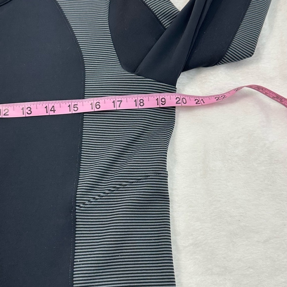 Athleta Black and Gray Stripes Sweatshirt With Zipper Pockets Run Gym Size L - Picture 5 of 14